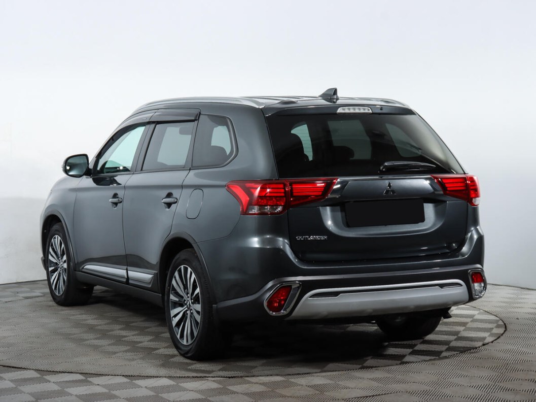 Mitsubishi Outlander Ultimate 2.4 CVT, 2019, 29 084 км фото 4
