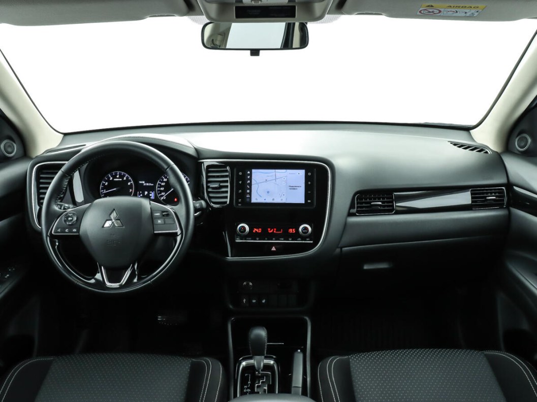 Mitsubishi Outlander Ultimate 2.4 CVT, 2019, 29 084 км фото 8