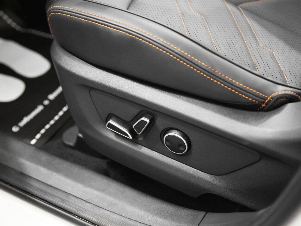 Changan UNI-T Exclusive DCT, 2023, 3 657 км фото 11