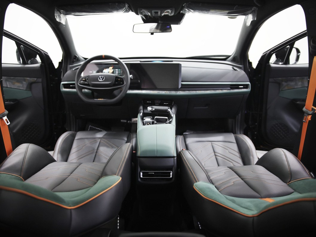 Changan UNI-T Exclusive DCT, 2023, 5 529 км фото 17